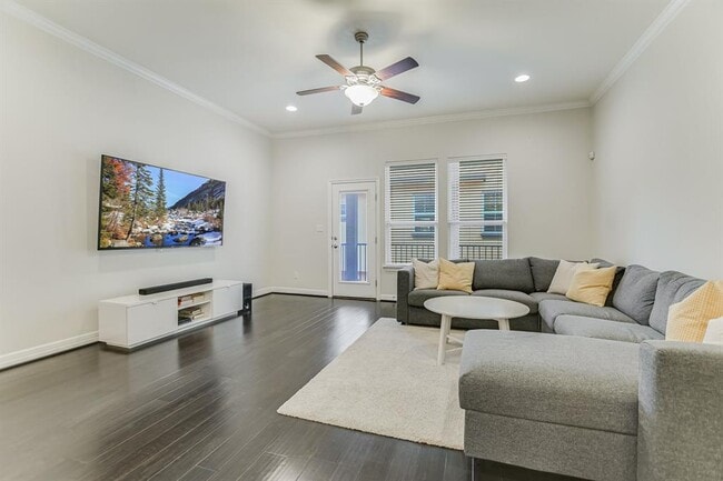 Building Photo - 11921 Terraza Cir