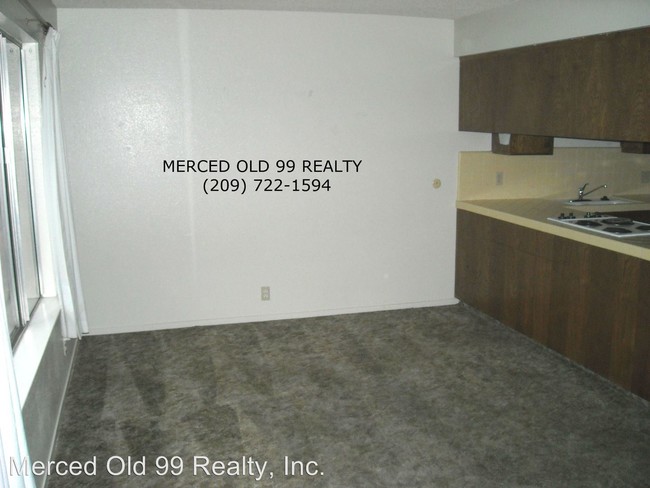Building Photo - 455 W 23rd St