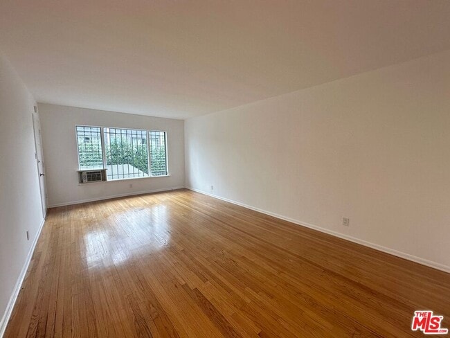 Building Photo - 1000 N Orange Grove Ave