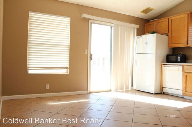 Building Photo - 3 br, 2 bath House - 1041 W. Iowa