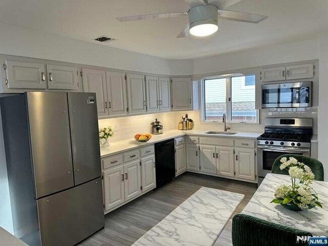 Foto del edificio - 41 Kipp Ave