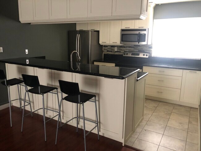 Foto del edificio - 4192 Mt Alifan Dr
