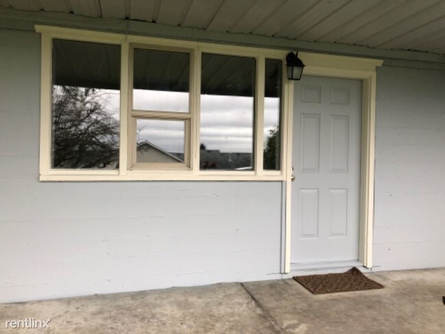 Building Photo - 1 br, 1 bath Apartment - 16 81st Ave SE