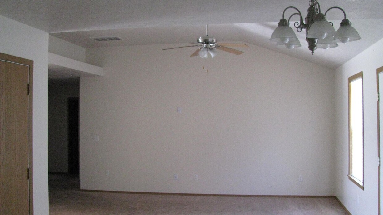 508 Rustic Ridge, Carl Junction, MO 64834 House Rental in Carl