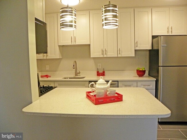 Building Photo - 501 Slaters Ln