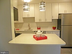 Building Photo - 501 Slaters Ln