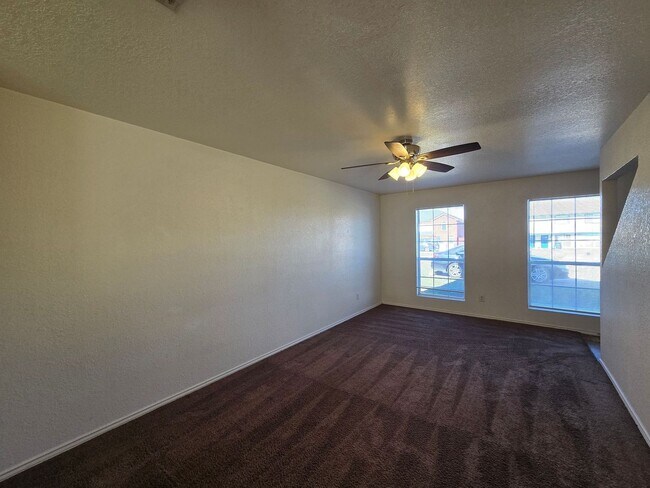 Building Photo - $250 OFF YOUR FIRST FULL MONTH'S RENT! - AVAILABLE NOW!