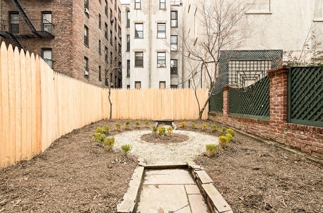 Yard - 316-318 E 81st St