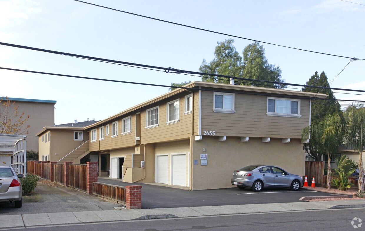 Primary Photo - 2655 Miller Ave