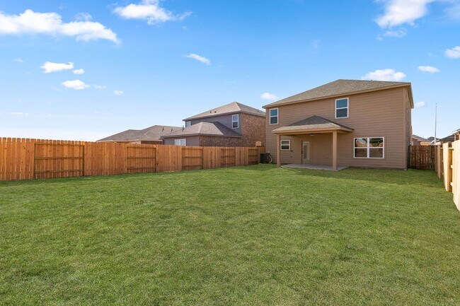 Foto del edificio - 1006 Whispering Winds Dr