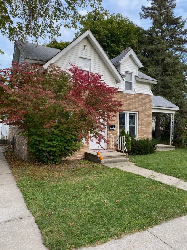 Foto del edificio - 319 Stewart Ave B Marlena