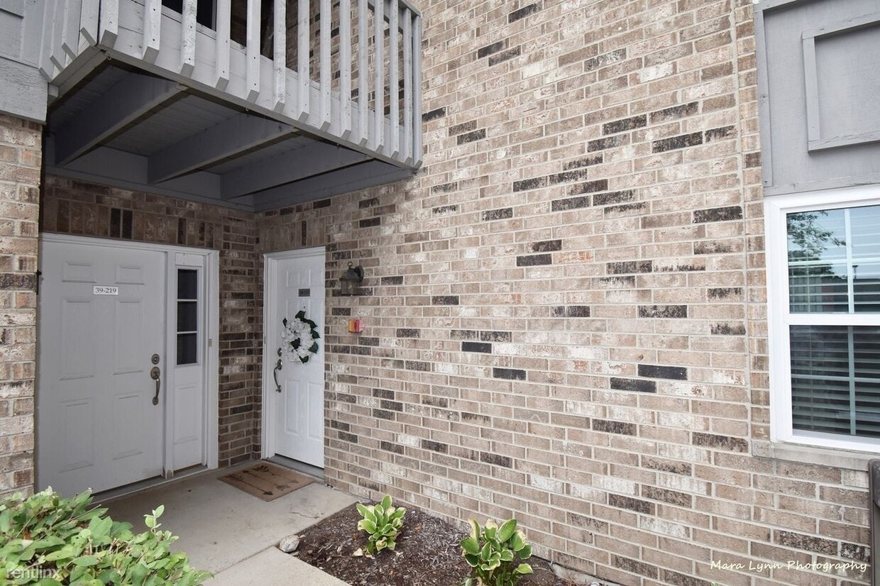 39 Foxcroft Rd Unit Apt 115, Naperville, IL 60565 Condo for Rent in