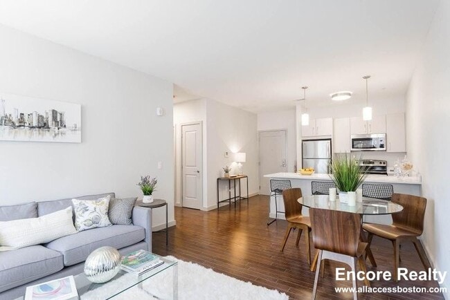 Building Photo - 45 Marion St