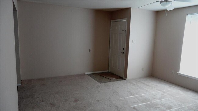 Building Photo - 220 Westward Ave