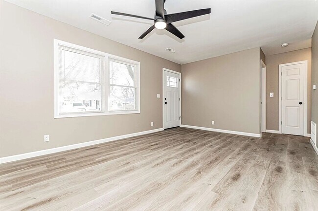 Foto del edificio - Charming 2 Bedroom Rental