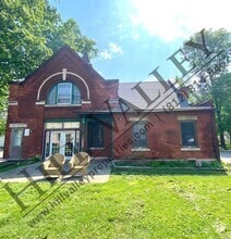 Building Photo - 522 S 6th St