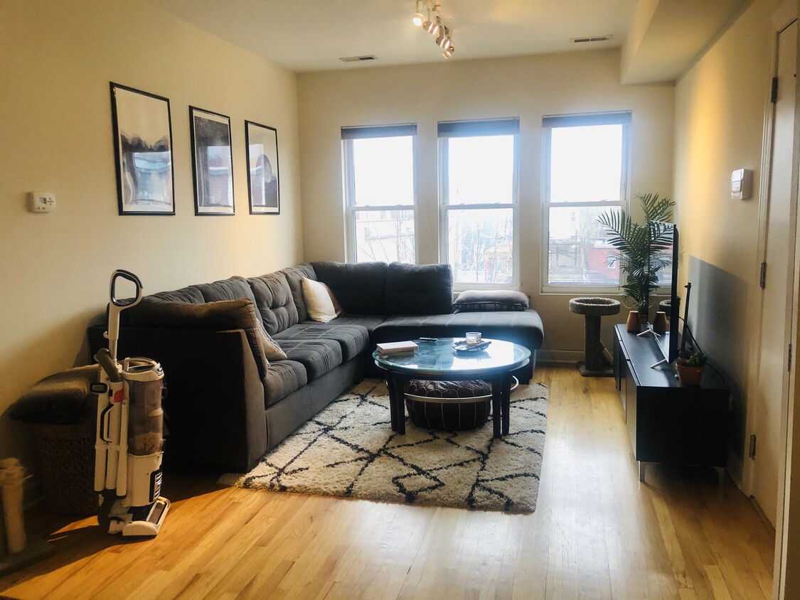 Foto principal - 1150 W Cornelia Ave