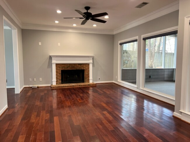 Building Photo - 4825 Chesterfield Ct