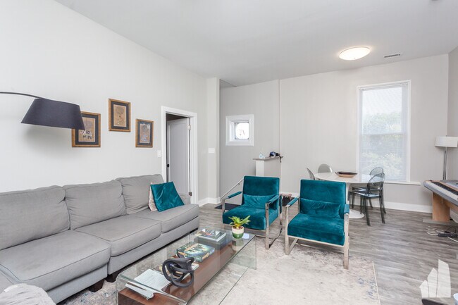Foto del edificio - 3609 S Giles Ave