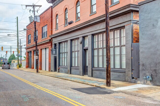 Foto del edificio - 246 N Court St