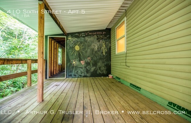 Building Photo - 410 6th St