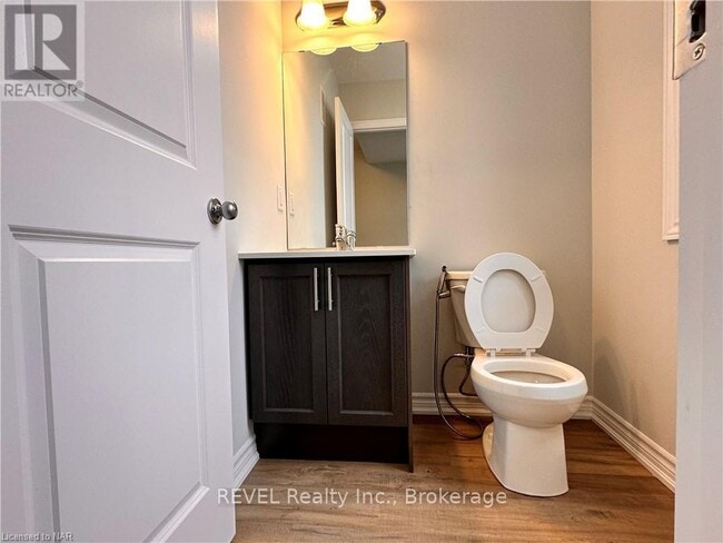 Building Photo - 290-290 Equestrian Way
