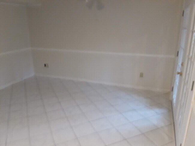 Foto del edificio - 440 Myrtlewood Cir