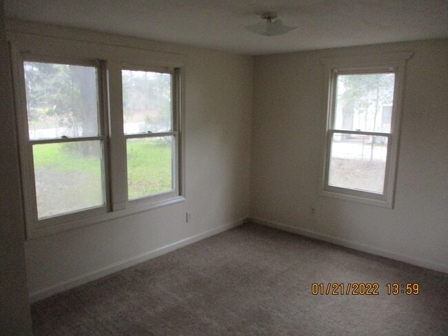 Building Photo - 2415 Rosebrier Ave