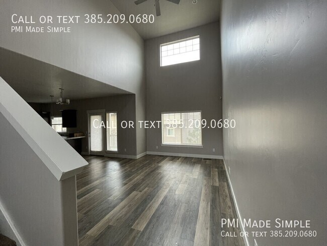 Building Photo - 910 S Aspen Pl