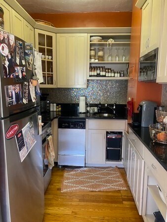Foto del edificio - 244 Beacon St