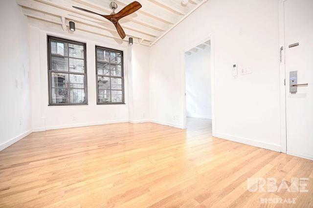 Foto principal - 3 bedroom in NEW YORK NY 10003