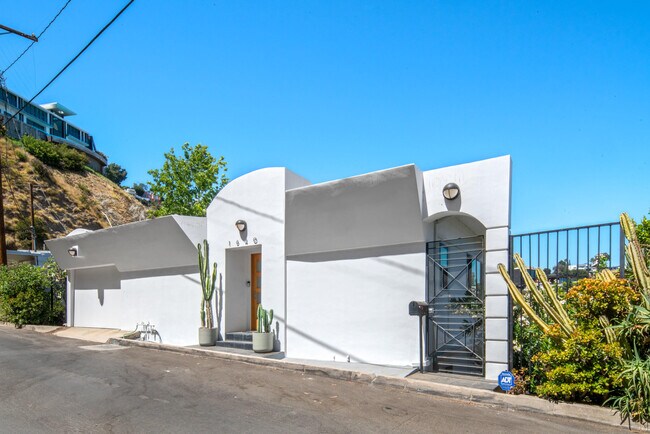 Building Photo - 1640 MOUNTCREST Ave