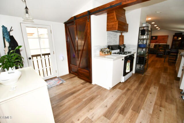 Building Photo - 721 Mission Dr