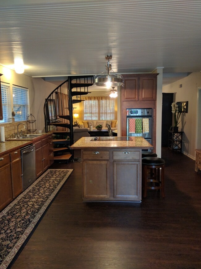Building Photo - 2204 Forest Trail