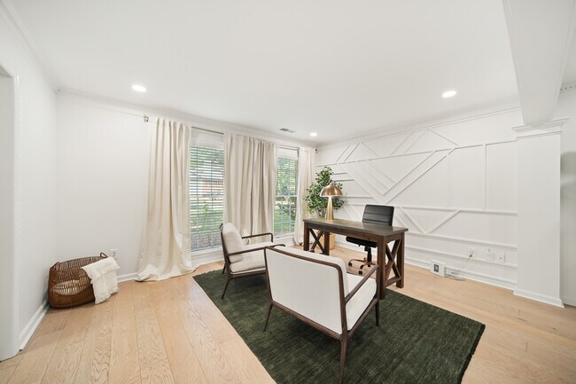 Foto del edificio - 4506 Reva Way NE