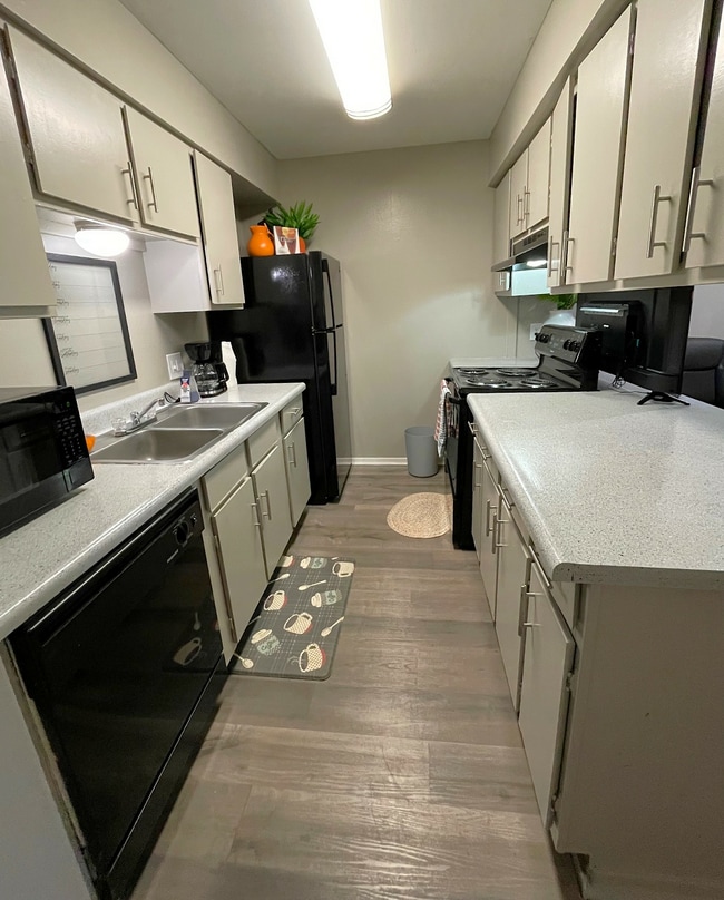 Building Photo - The Vibe Apartments