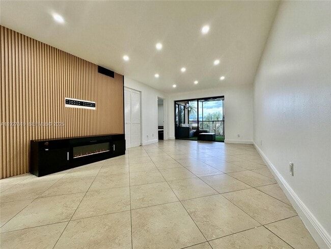 Foto del edificio - 3470 Foxcroft Rd