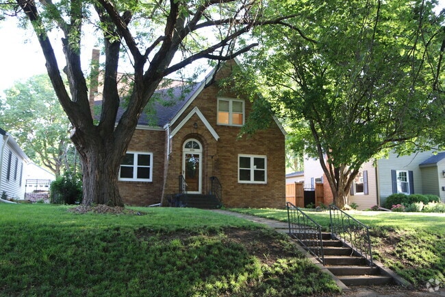 Building Photo - 620 E Wiswall Pl