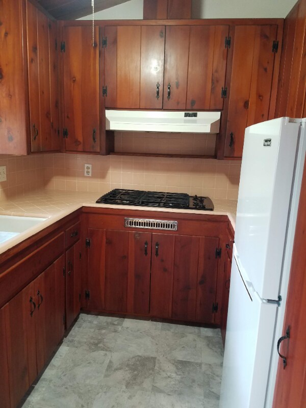 Building Photo - 311 Glencrest Dr