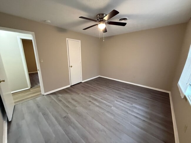 Building Photo - 1605/1607 Cedar Shoals Dr