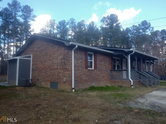 Building Photo - 96 Paris Cir