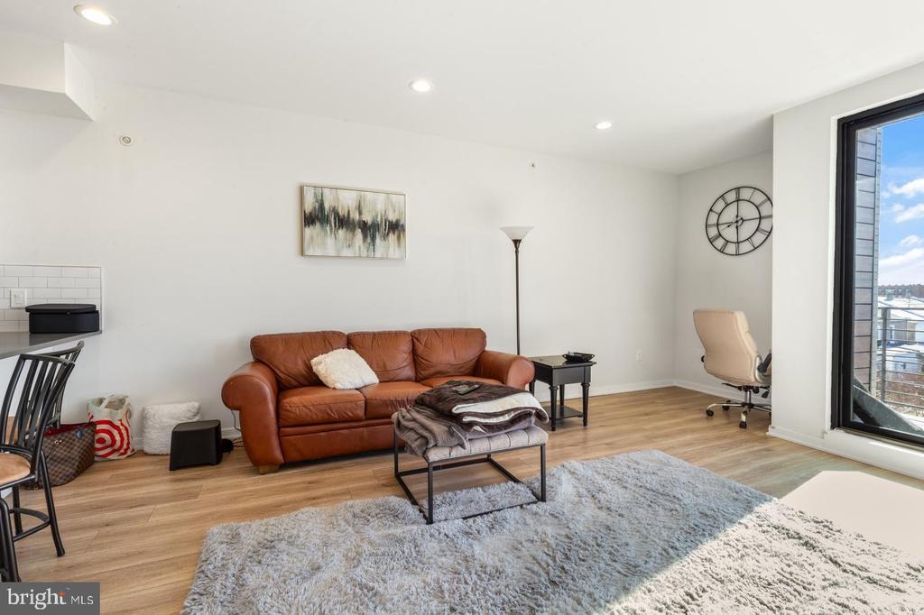 360 Monastery Ave Unit 3, Philadelphia, PA 19128 Room for Rent in