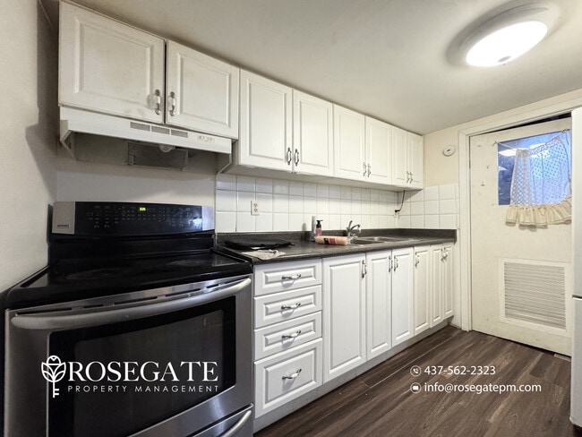 Building Photo - 2-Bedroom Basement Apartment in Etobicoke | Flat-Fee Utilities + Internet Included