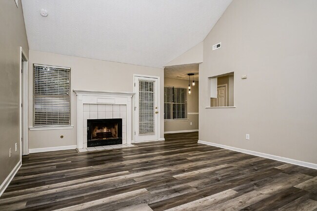 Foto del edificio - 819 Sweetwater Way