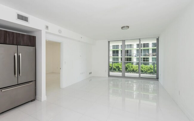 Foto del edificio - 488 NE 18th St