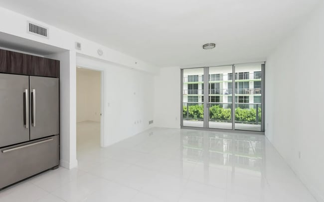 Building Photo - 488 NE 18th St