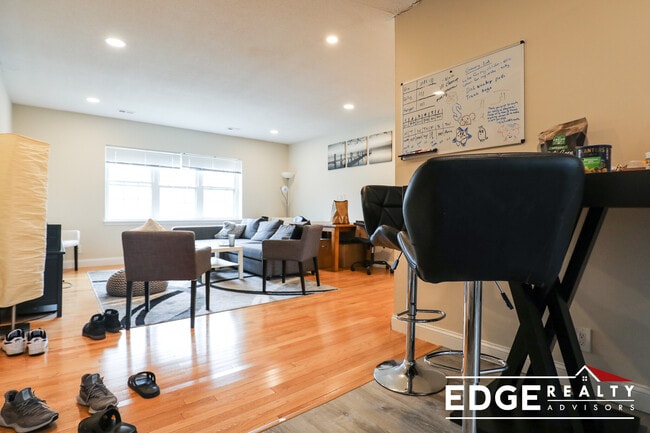 Photo - 204 Lake Shore Rd Apartment