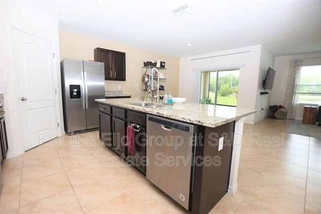 Foto del edificio - 3393 Tawny Grove Pl