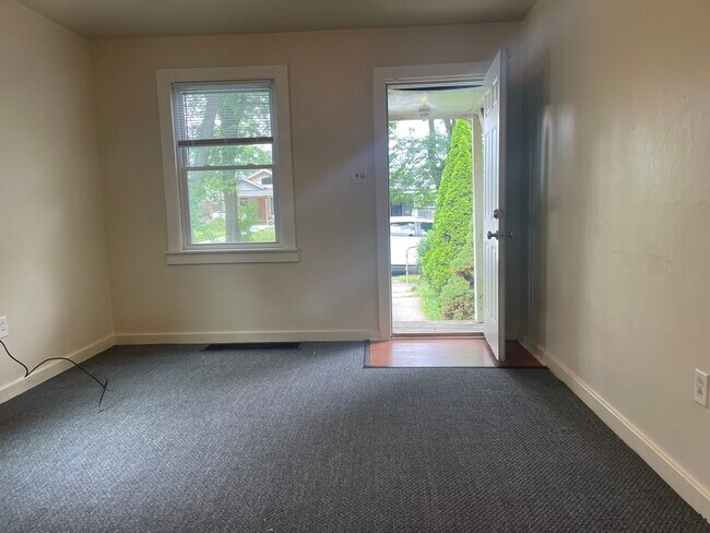 Building Photo - 4201 Avondale Dr