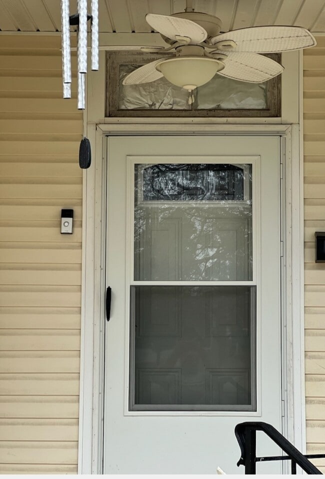 Building Photo - 211 N Layton Ave